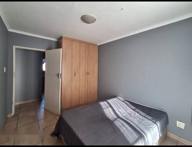 2 BEDROOM TOWNHOUSE FOR SALE IN CASTLEVIEW